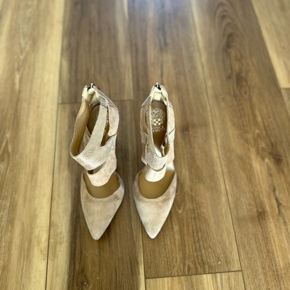 Vince Camuto Shoes - Vince Camuto womens Cecie heels women’s size 9.5M